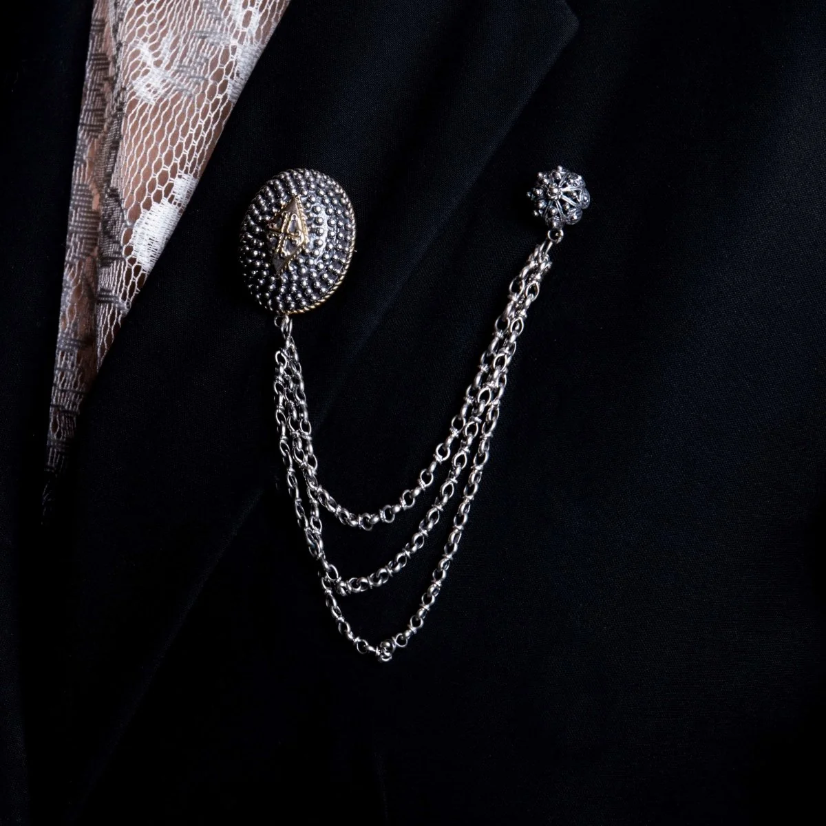 Brooch "Christian Island" - Image 3