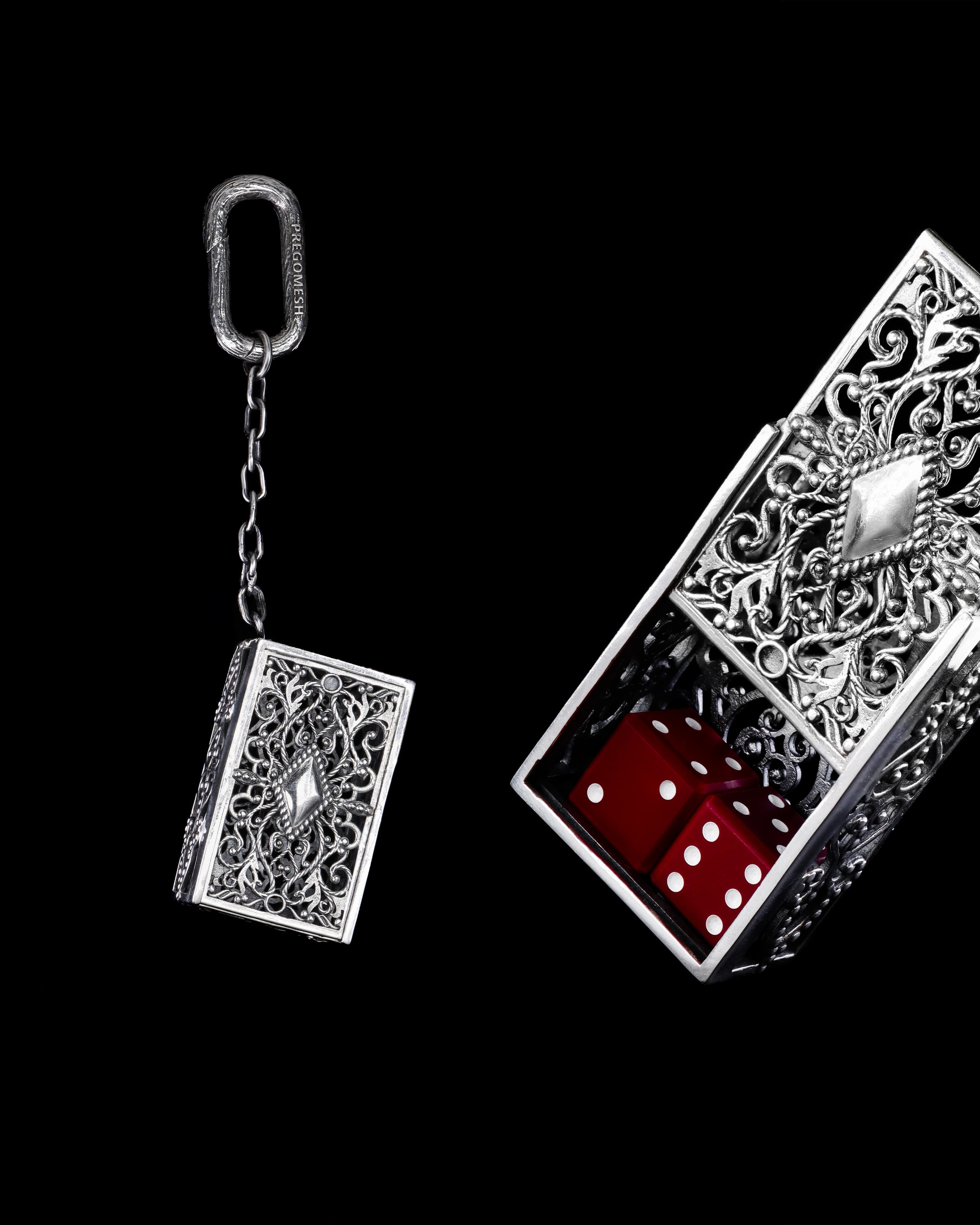 Silver Box Keychain “Zar” (with regular dice set)